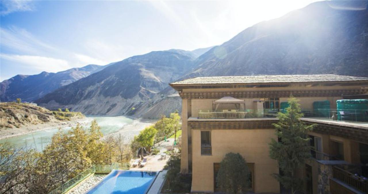 Hotel LUX* Tea Horse Road Benzilan Esterno foto