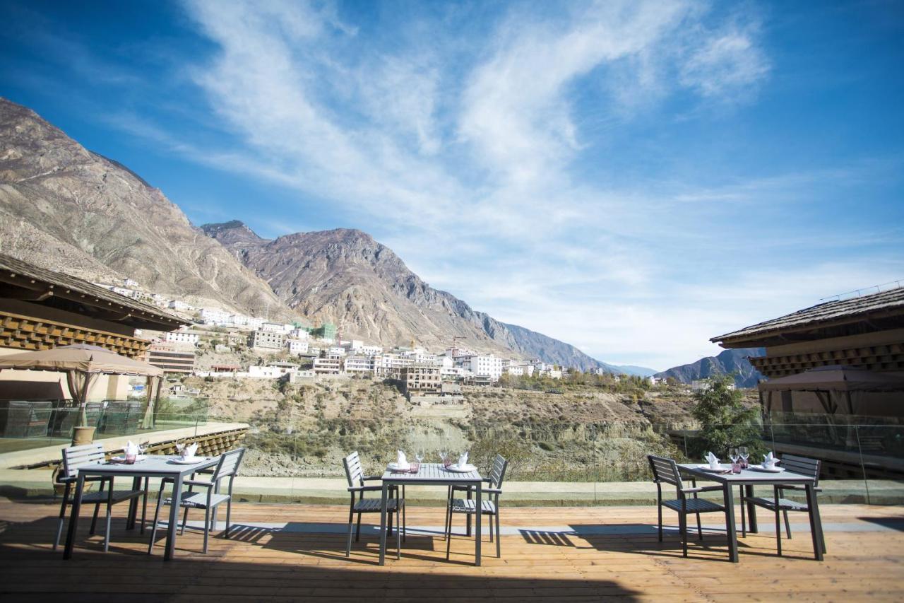 Hotel LUX* Tea Horse Road Benzilan Esterno foto