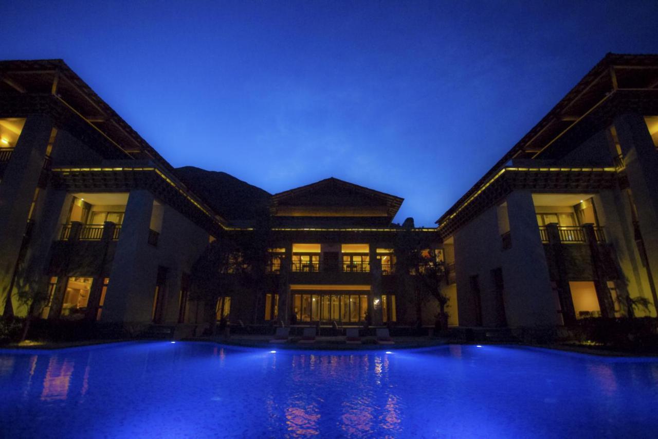 Hotel LUX* Tea Horse Road Benzilan Esterno foto