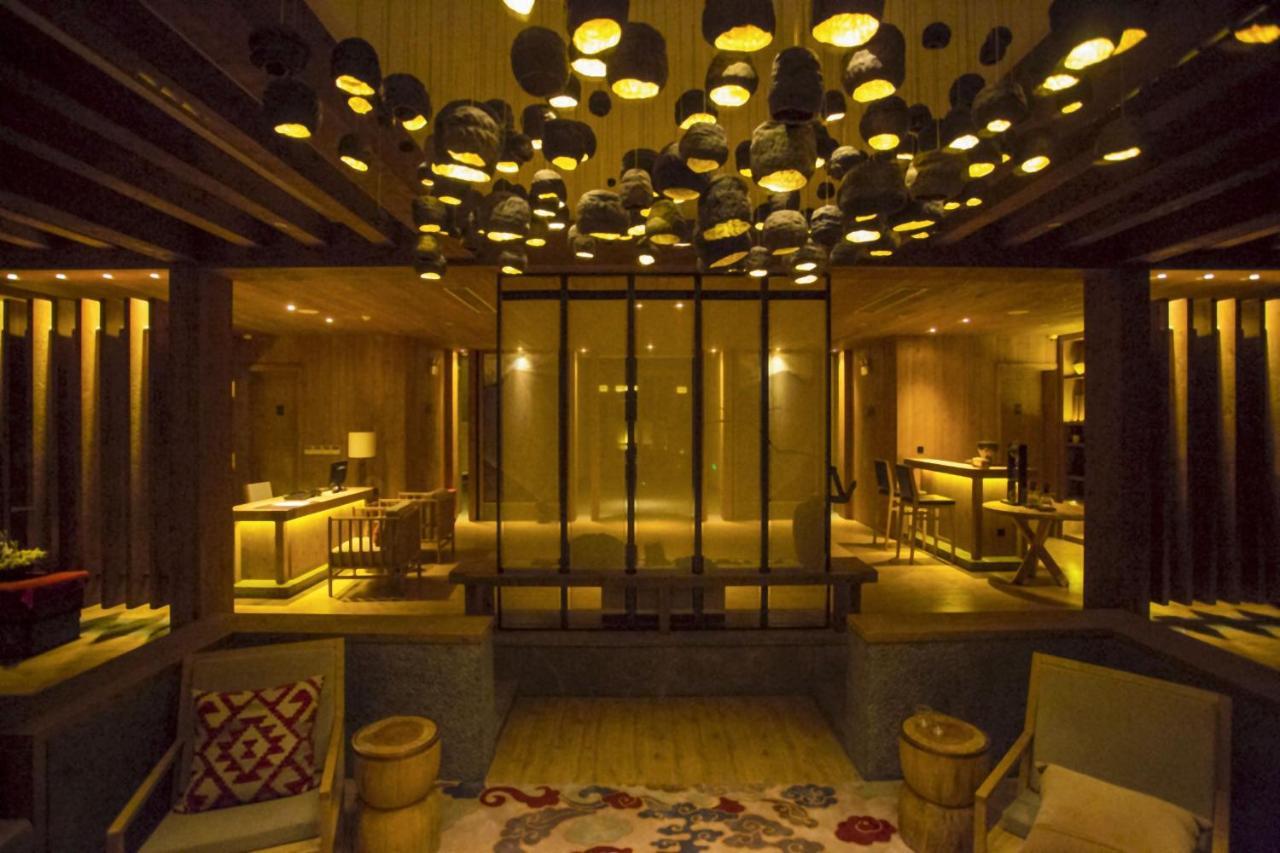 Hotel LUX* Tea Horse Road Benzilan Esterno foto