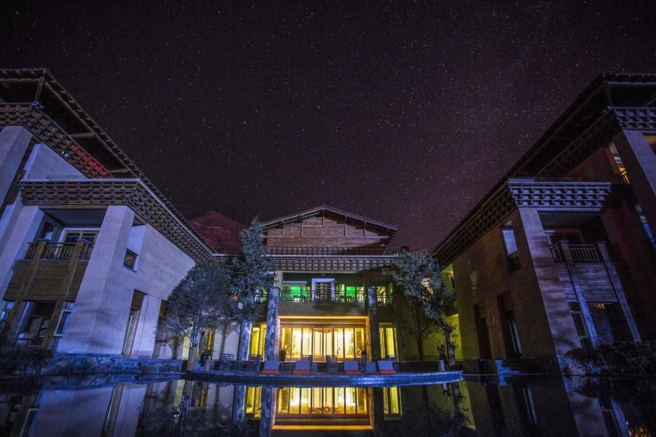Hotel LUX* Tea Horse Road Benzilan Esterno foto