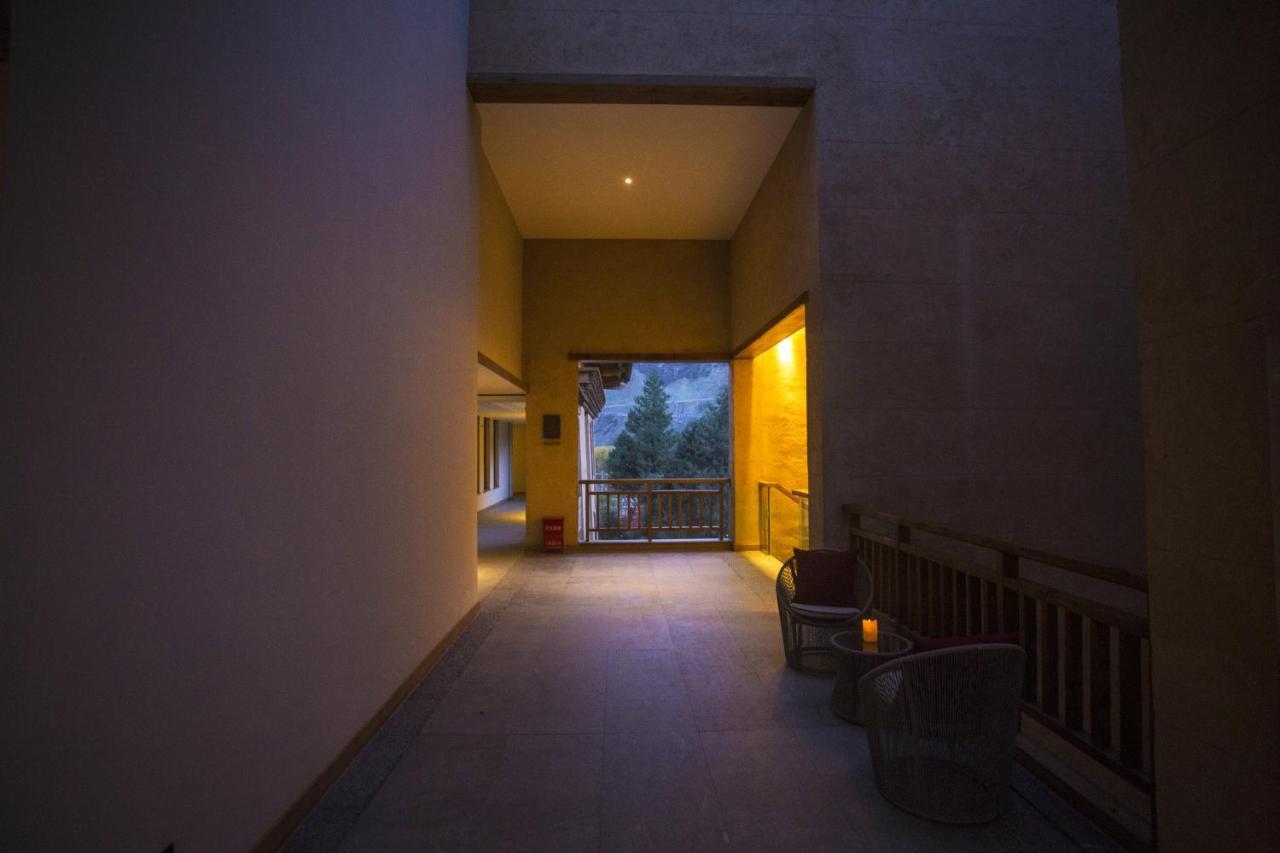 Hotel LUX* Tea Horse Road Benzilan Esterno foto