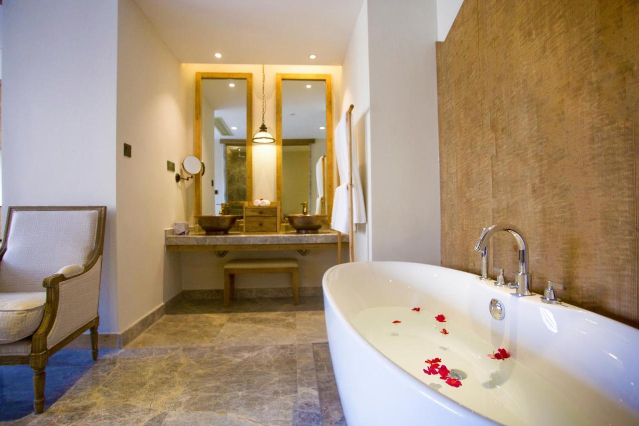 Hotel LUX* Tea Horse Road Benzilan Esterno foto